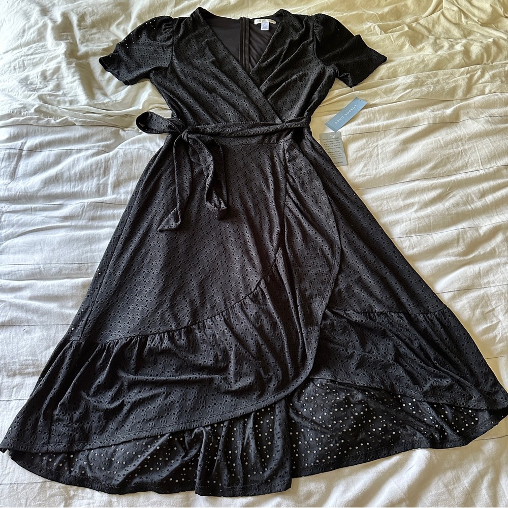 Stretch Eyelet Short Sleeve Ruffle Wrap Dress